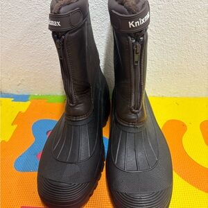 Black and Brown Men’s Snow Boots